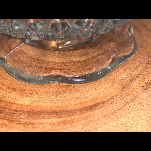 Indiana Glass Sugar Candy Bowl Diamond Cut Pattern with scalloped pedestal base - Picture 5 of 10